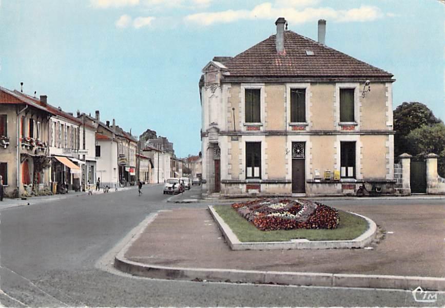 La place de la Victoire et le monument