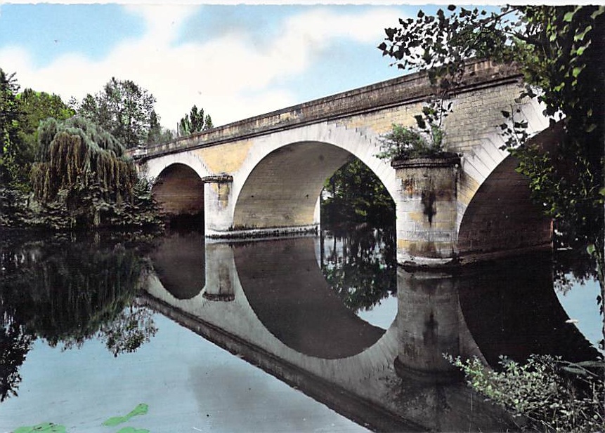 Le pont de Saint‑Aigulin
