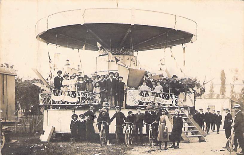 L’insouciance des jours de fête à Saint‑Aigulin